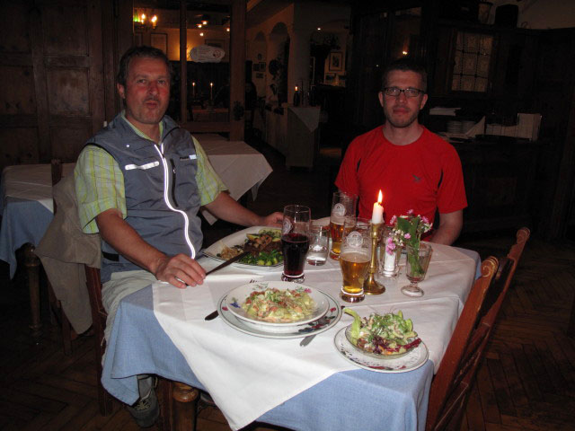 Erich und Norbert im Gasthof Zauner in Hallstatt, 511 m