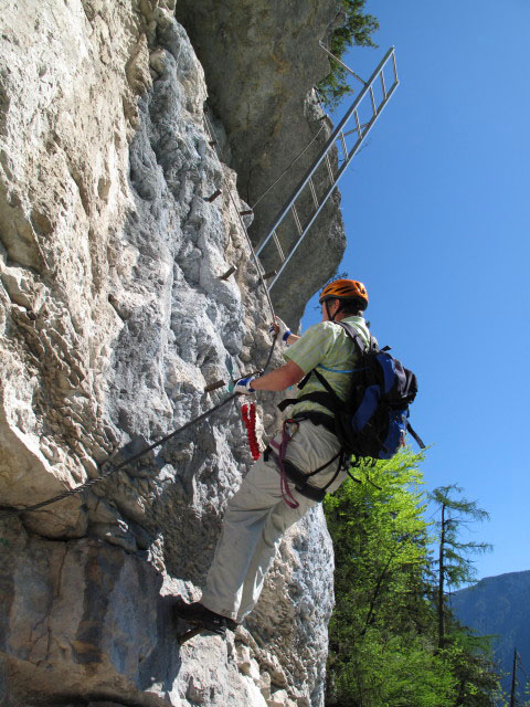 Echernwand-Klettersteig: Erich vor der Panoramaleiter