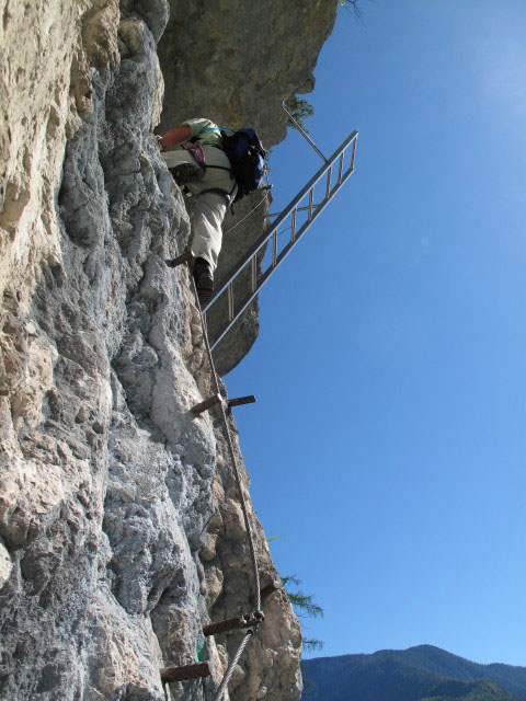 Echernwand-Klettersteig: Erich vor der Panoramaleiter