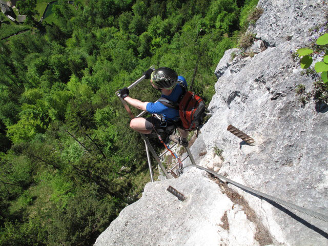 Echernwand-Klettersteig: Norbert auf der Panoramaleiter