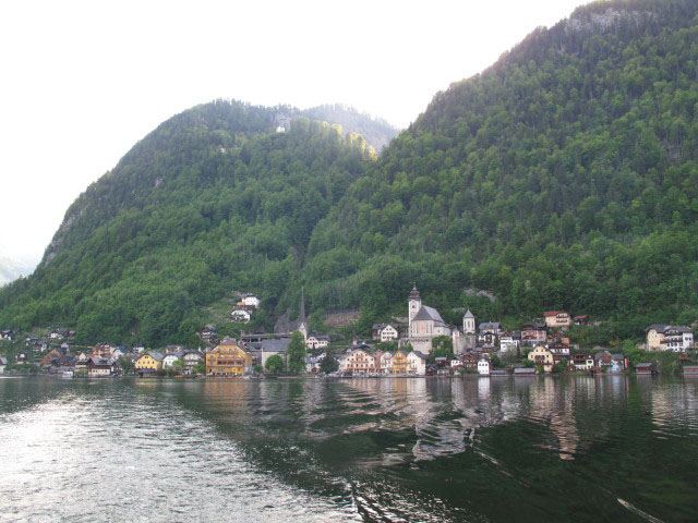 Hallstatt vom Hallstätter See aus