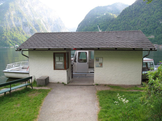 'Stefanie' in der Schiffstation Hallstatt Bahnhof, 508 m