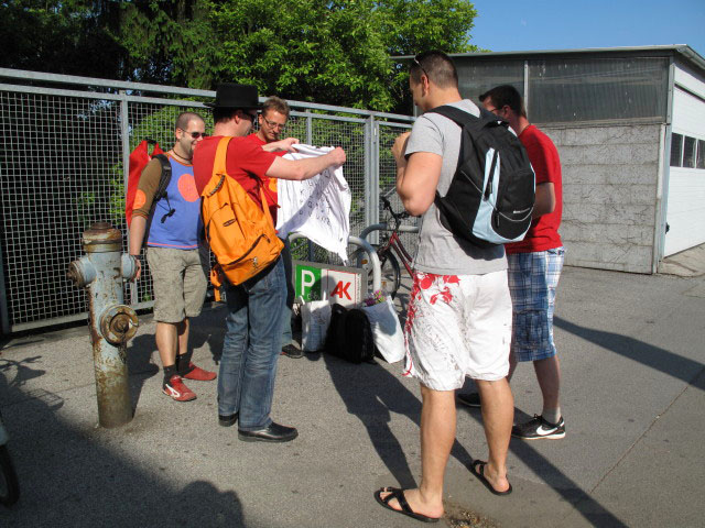 ?, Andreas, Michael, ? und Gerhard bei der U-Bahn-Station Alte Donau