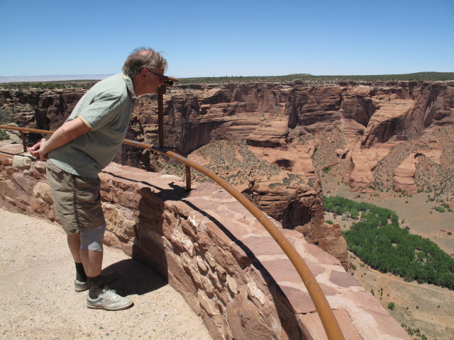 Papa am Face Rock Overlook im Canyon de Chelly National Monument (27. Mai)
