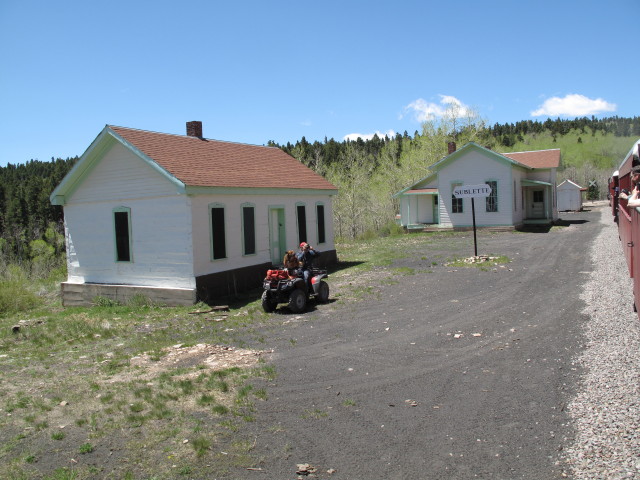 San Juan Express #216 der Cumbres & Toltec Scenic Narrow-Gauge Railroad in Sublette, 2.827 m (29. Mai)