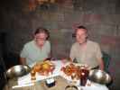 Papa und ich im Restaurant & Brewery 3 Rivers in Farmington, 1.644 m (27. Mai)