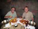 Papa und ich im Restaurant & Brewery 3 Rivers in Farmington, 1.644 m (27. Mai)