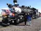 Papa und ich bei No. 489 mit San Juan Express #216 der Cumbres & Toltec Scenic Narrow-Gauge Railroad in Antonito, 2.404 m (29. Mai)