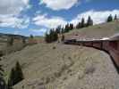 No. 489 mit San Juan Express #216 der Cumbres & Toltec Scenic Narrow-Gauge Railroad zwischen Garfield Monument und Osier (29. Mai)