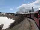 No. 489 mit San Juan Express #216 der Cumbres & Toltec Scenic Narrow-Gauge Railroad zwischen Los Pinos und Tanglefoot Curve (29. Mai)