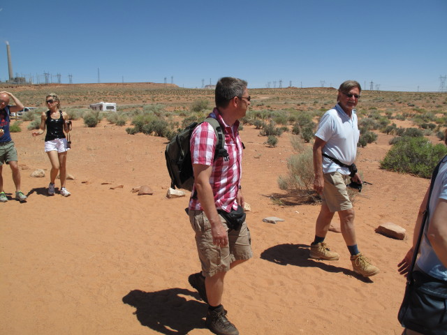 Papa beim Einstieg in den Lower Antelope Canyon (4. Juni)