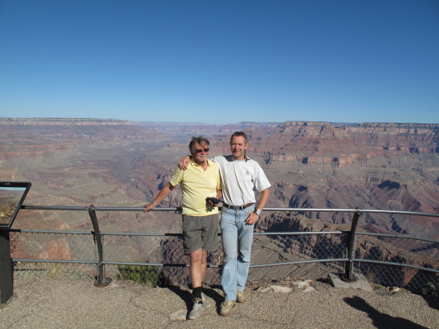 Papa und ich am Lipan Point im Grand Canyon National Park, 2.243 m (5. Juni)