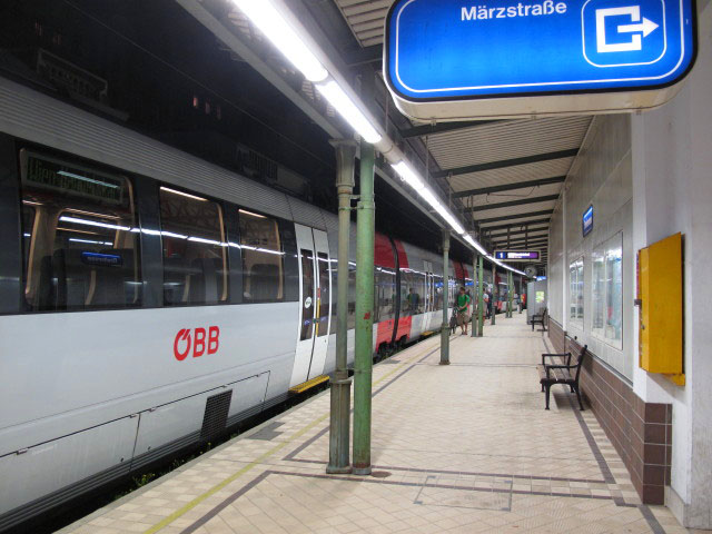 S 20927 in der Haltestelle Wien Breitensee