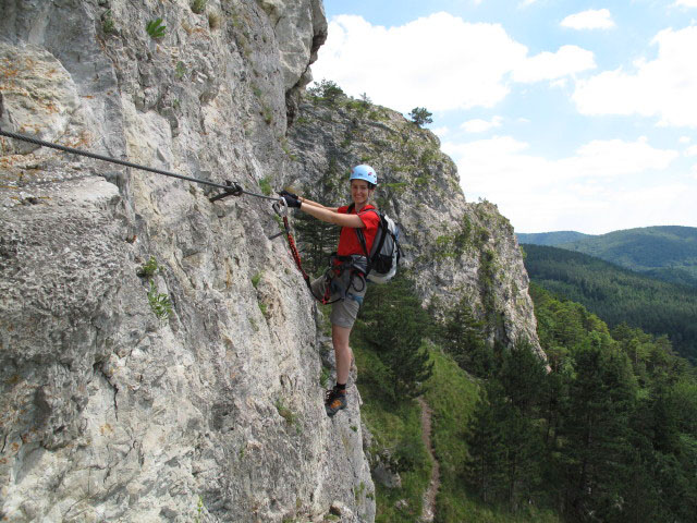 Pittentaler Klettersteig: Katarina in der ersten Querung