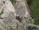 Pittentaler Klettersteig: Katarina zwischen Steigbaum und erster Querung