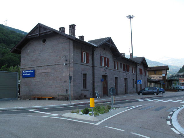 Bahnhof Waidbruck, 422 m (27. Juni)