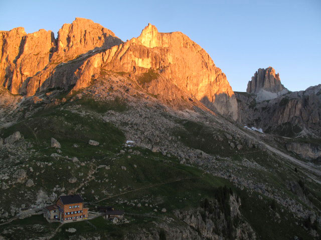 Rotwand(hütte) vom Col de Ciampac aus (25. Juni)