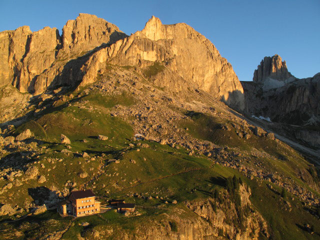 Rotwand(hütte) vom Col de Ciampac aus (25. Juni)