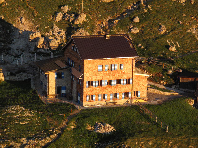 Rotwandhütte vom Col de Ciampac aus (25. Juni)