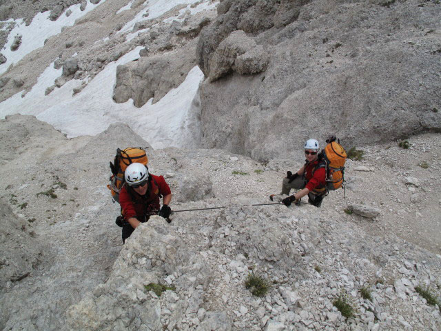 Kesselkogel-Klettersteig: Gudrun und Christoph zwischen Valon de Antermoa und Kesselkogel (25. Juni)