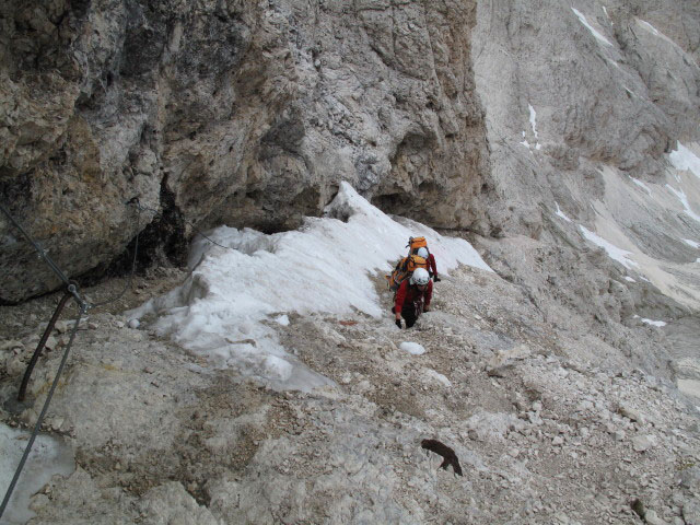 Kesselkogel-Klettersteig: Gudrun und Christoph zwischen Valon de Antermoa und Kesselkogel (25. Juni)