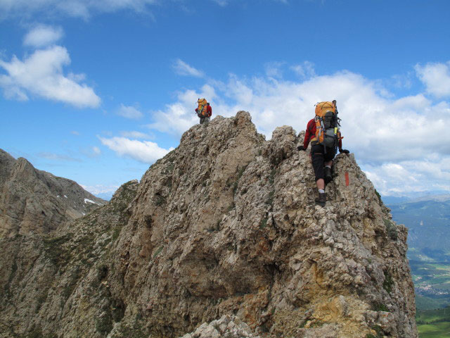 Maximilian-Klettersteig: Christoph und Gudrun zwischen Großem Rosszahn und Notausstieg (26. Juni)