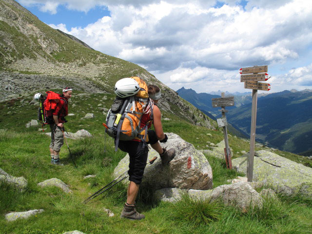 Christoph und Gudrun bei der Kreuzung Weg 4 und Weg 4A (2. Juli)