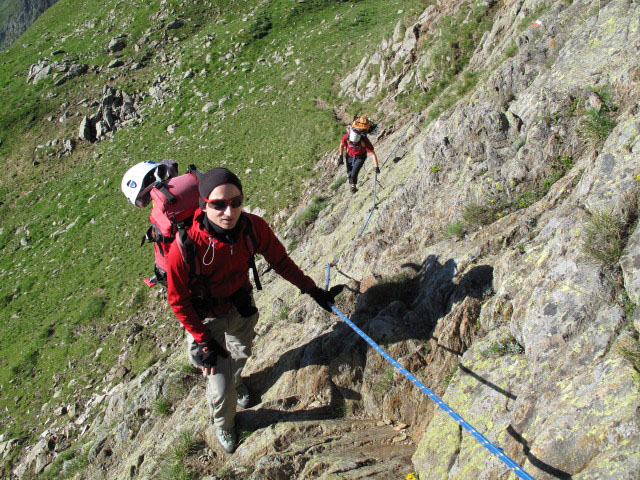 Christoph und Gudrun auf Weg 2B zwischen Grünangerjoch und Pfandlspitz (3. Juli)