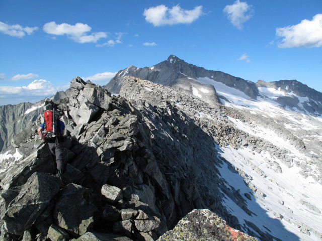 Norbert am Detmolder Steig zwischen Gussenbauerspitze und Schneewinkelspitze (9. Juli)