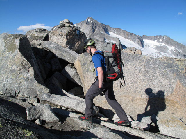 Norbert am Detmolder Steig auf der Schneewinkelspitze, 3.016 m (9. Juli)