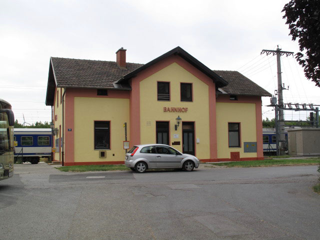 Bahnhof Petronell-Carnuntum, 186 m