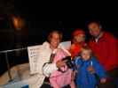 Claudia, Miguel, Kimo und Axel im Motorboot