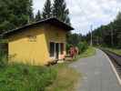 Gudrun und Christoph im Bahnhof Winkl im Rosental, 616 m (30. Juli)