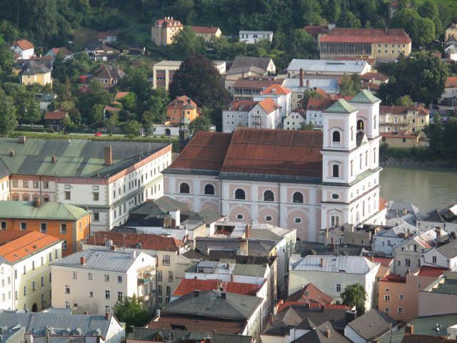 Jesuitenkirche St. Michael von der Veste Oberhaus aus