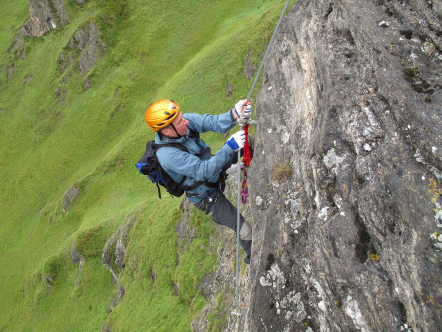 &Uuml;bungsklettersteig Kleine Scharte: Erich in der schwierigen Ausstiegsvariante (13. Aug.)