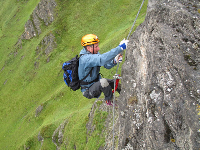 &Uuml;bungsklettersteig Kleine Scharte: Erich in der schwierigen Ausstiegsvariante (13. Aug.)