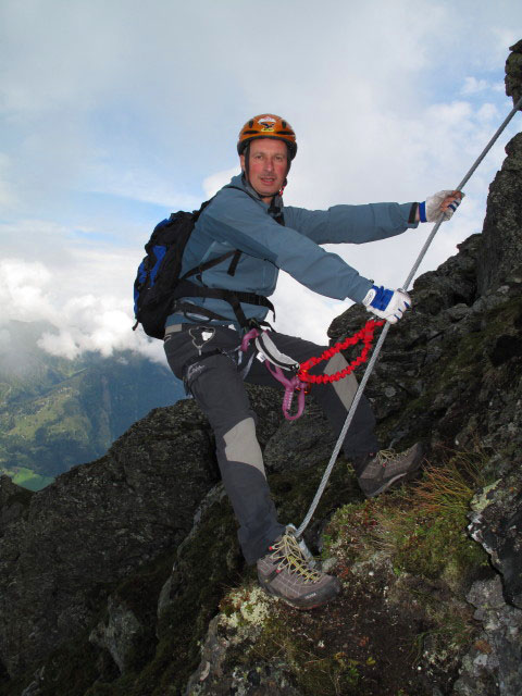 Familienklettersteig Hirschkarspitze: Erich in der leichten Variante am zweiten Turm (13. Aug.)