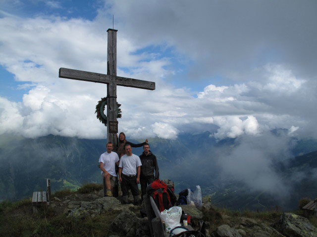 Ich, Sonja, Erich und Norbert auf der Hirschkarspitze, 2.119 m (13. Aug.)