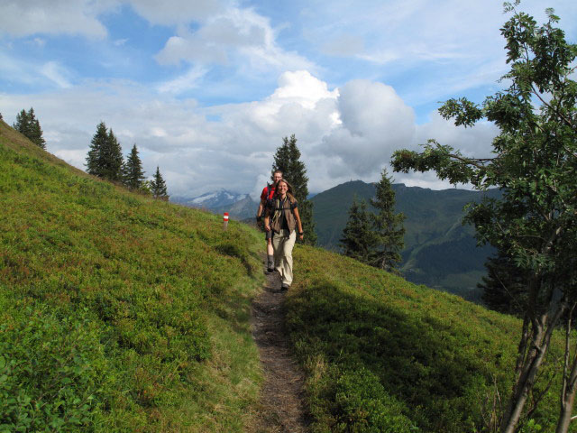 Norbert und Sonja am Hermann-Kreilinger-Steig zwischen Ochsenriedel und Rockfeldalm (13. Aug.)