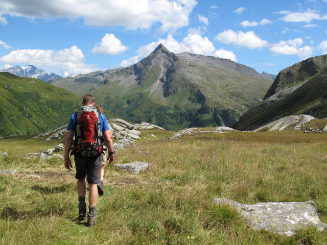 Norbert und Sonja auf Weg 111 zwischen Oberer Bockhartsee und Herrensteig (14. Aug.)