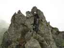 Familienklettersteig Hirschkarspitze: Sonja zwischen zweiter Seilbrücke und zweitem Turm (13. Aug.)