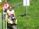 Mama auf der Sommerrodelbahn