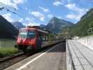 R 7736 bei der Einfahrt in den Bahnhof Linthal Braunwaldbahn, 674 m