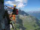 Braunwald-Klettersteig: Andreas im roten Rundgang