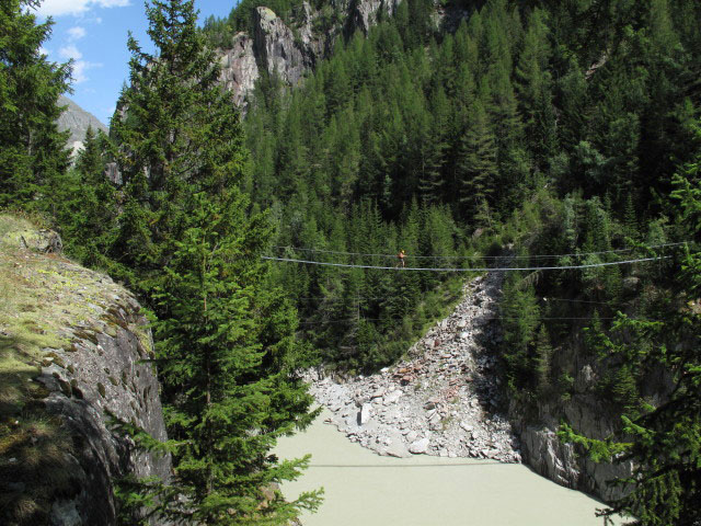 Andreas auf der Nepalh&auml;ngebr&uuml;cke