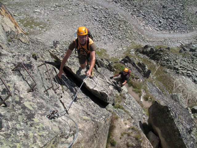 Eggishorn-Klettersteig: Andreas und Axel auf der Mauerl&auml;ufer-Platte