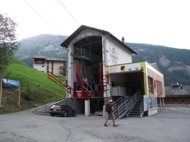Axel bei der Talstation der Gemmibahn, 1.430 m