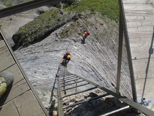 Leukerbad-Klettersteig: Axel und Andreas zwischen Zum L&auml;rch und Obere Gemsfreiheit