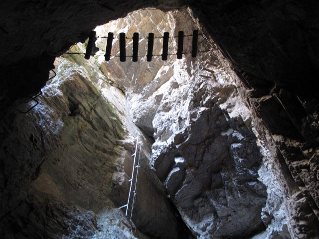 Leukerbad-Klettersteig: Höhle