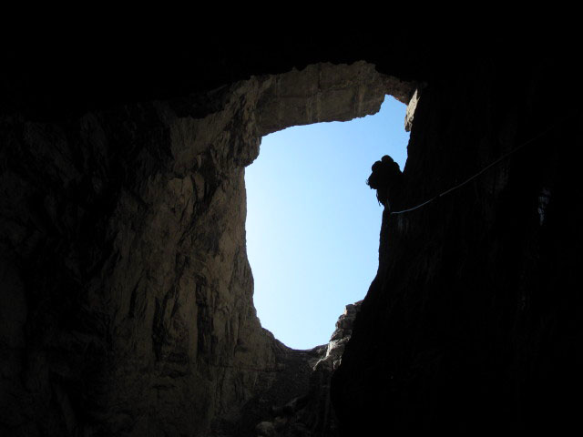 Leukerbad-Klettersteig: Axel in der H&ouml;hle